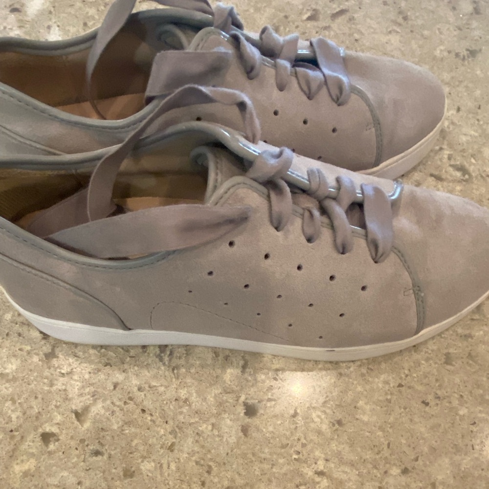 Vionic suede Women’s Sneakers - Picture 3 of 7